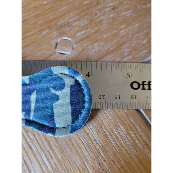 NEW Green Camoflauge Neoprene Chapstick Holder Key Chain and chapstick - Picture 3 of 3